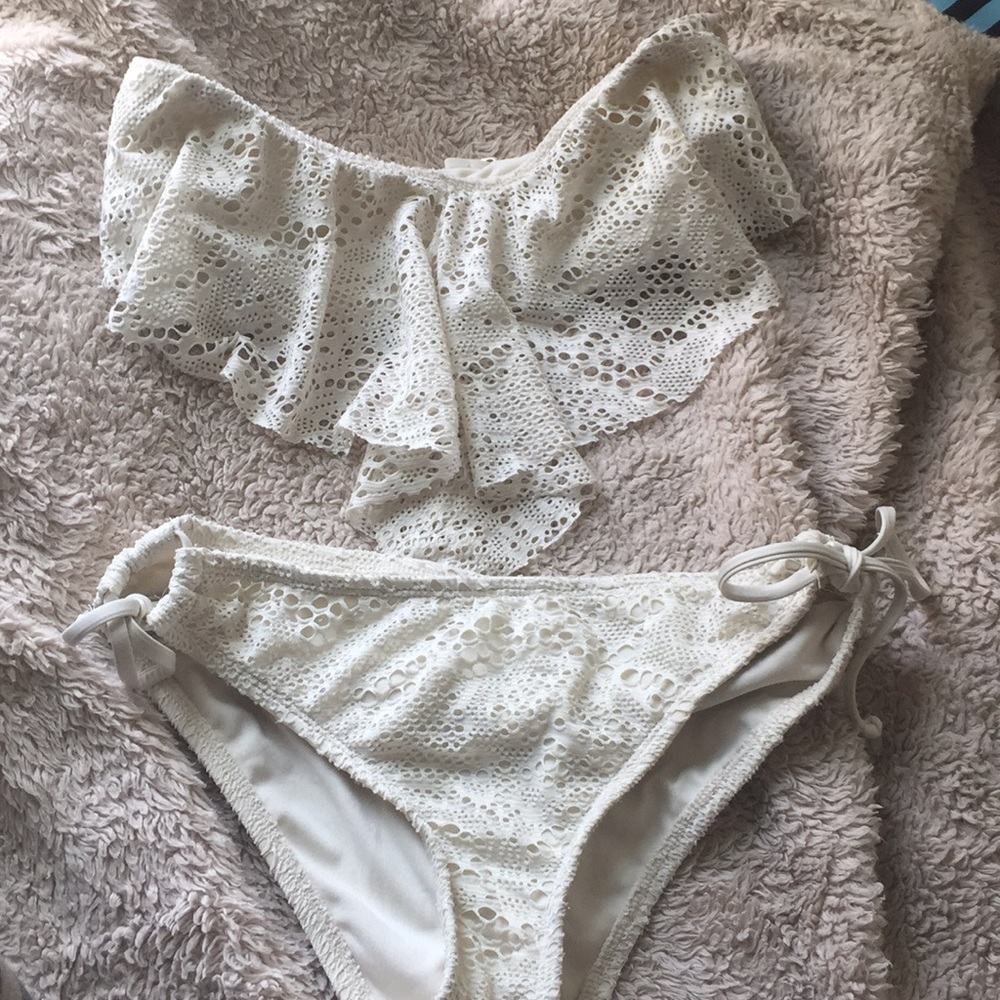 white strapless bikini set